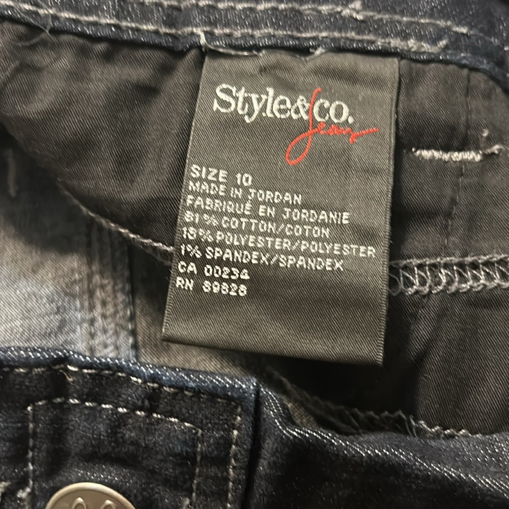 Style&Co Jeans Capri Tummy Control - Picture 8 of 11